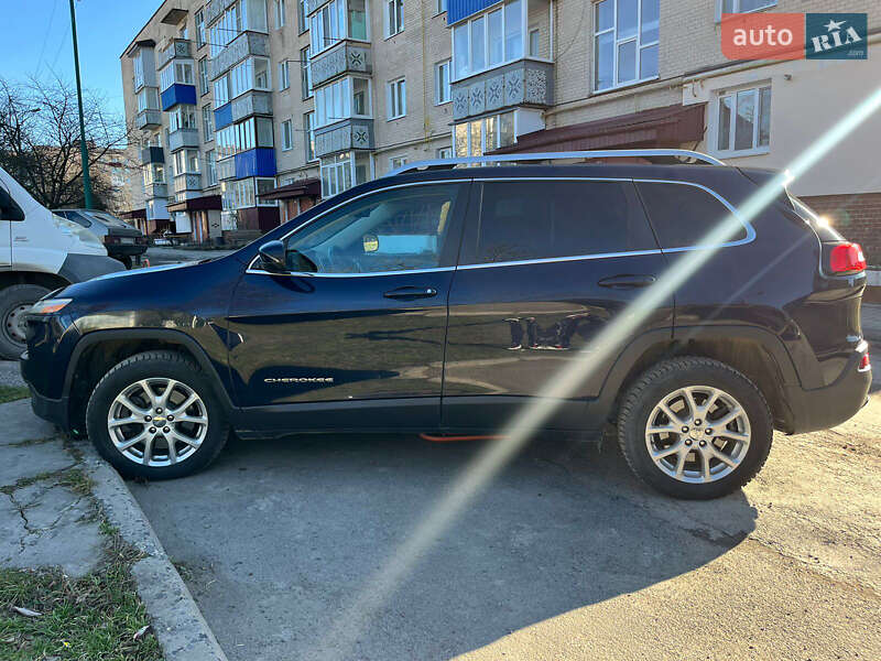 Позашляховик / Кросовер Jeep Cherokee 2015 в Кам'янець-Подільському