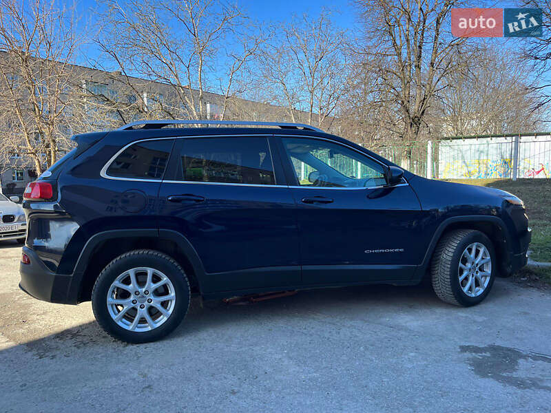 Позашляховик / Кросовер Jeep Cherokee 2015 в Кам'янець-Подільському