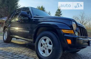 Внедорожник / Кроссовер Jeep Cherokee 2005 в 