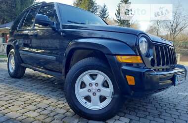 Внедорожник / Кроссовер Jeep Cherokee 2005 в 