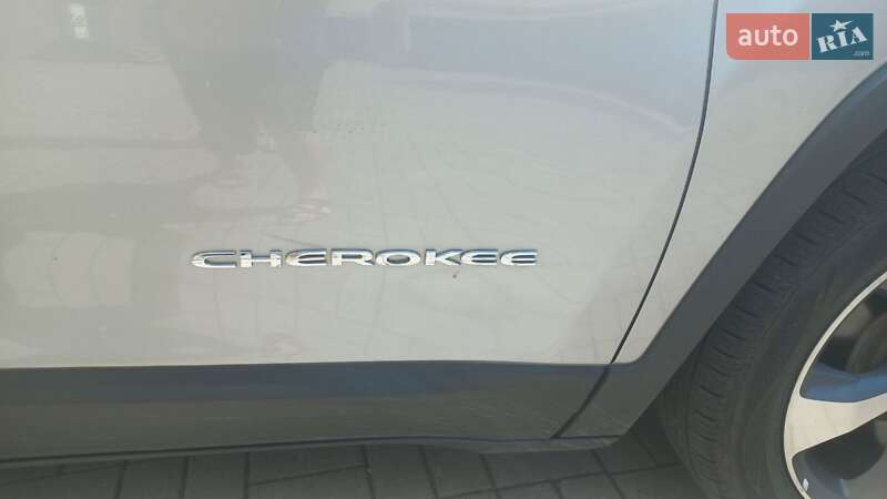 Позашляховик / Кросовер Jeep Cherokee 2018 в Запоріжжі