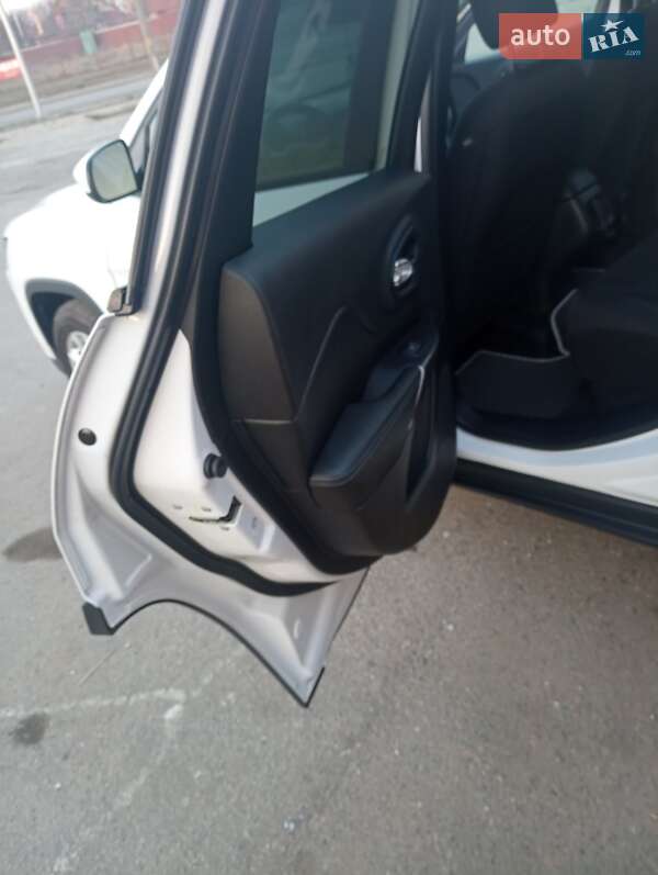 Позашляховик / Кросовер Jeep Cherokee 2020 в Смілі фото 28 Позашляховик / Кросовер Jeep Cherokee 2020 в Смілі