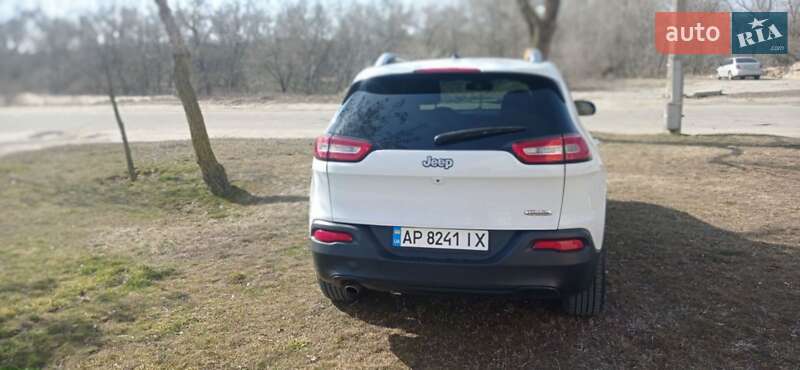 Внедорожник / Кроссовер Jeep Cherokee 2014 в Запорожье