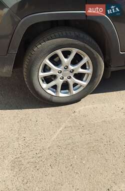 Внедорожник / Кроссовер Jeep Cherokee 2015 в Черкассах