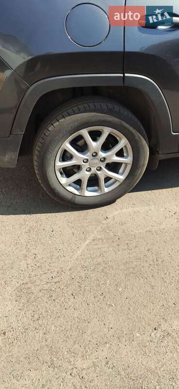 Позашляховик / Кросовер Jeep Cherokee 2015 в Черкасах