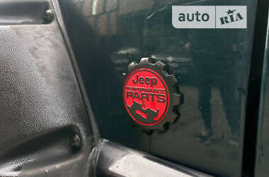 Внедорожник / Кроссовер Jeep Cherokee 2001 в Черновцах