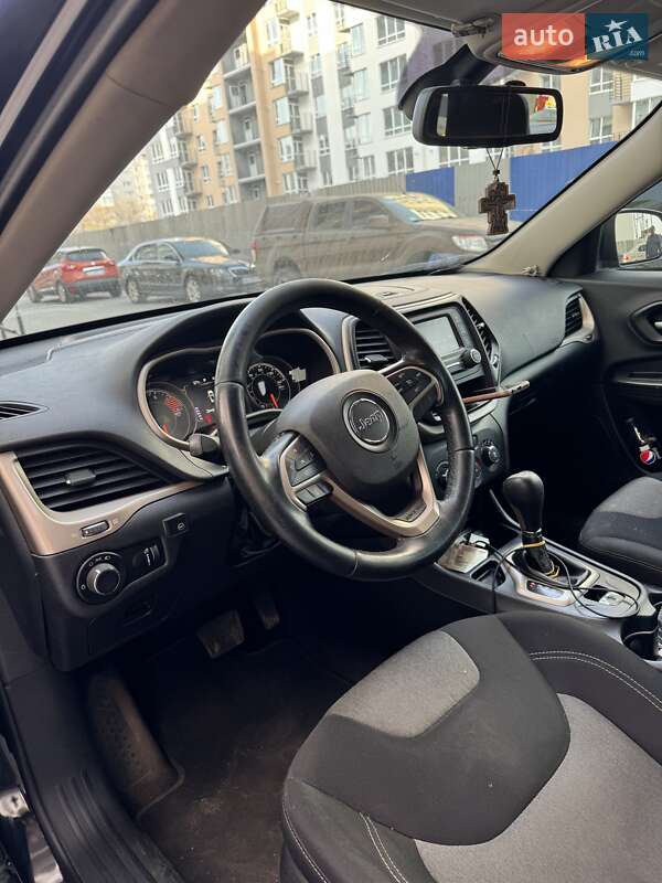Позашляховик / Кросовер Jeep Cherokee 2016 в Дніпрі фото 2 Позашляховик / Кросовер Jeep Cherokee 2016 в Дніпрі