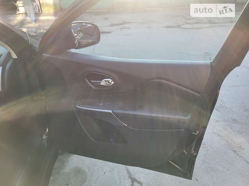 Внедорожник / Кроссовер Jeep Cherokee 2018 в Ровно