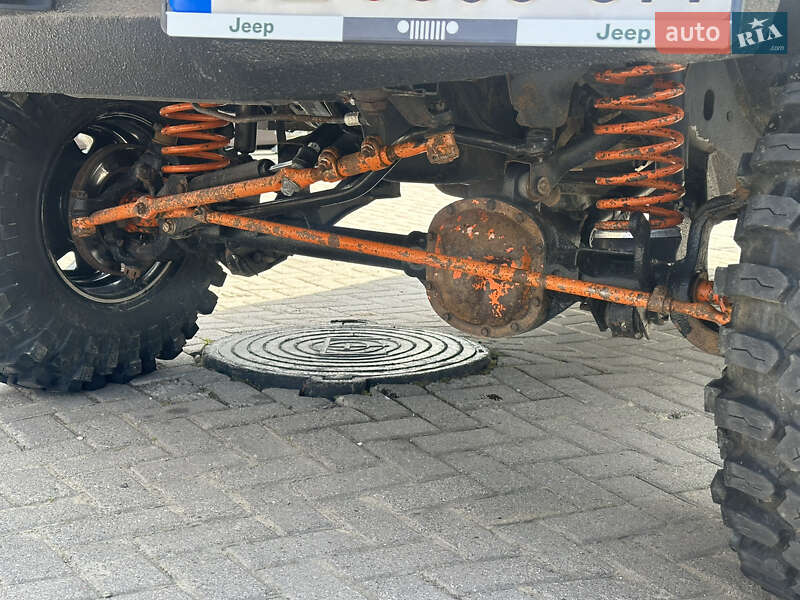 Позашляховик / Кросовер Jeep Cherokee 1997 в Чернівцях