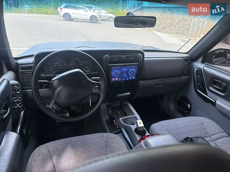 Позашляховик / Кросовер Jeep Cherokee 1997 в Чернівцях