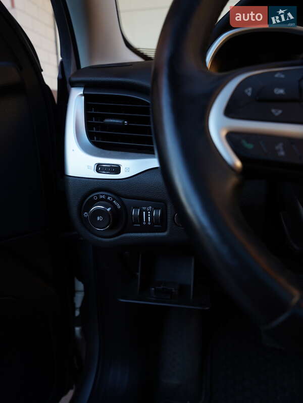 Позашляховик / Кросовер Jeep Cherokee 2014 в Хмельницькому