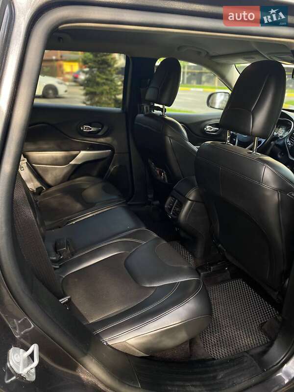 Внедорожник / Кроссовер Jeep Cherokee 2017 в Буче фото 14 Внедорожник / Кроссовер Jeep Cherokee 2017 в Буче