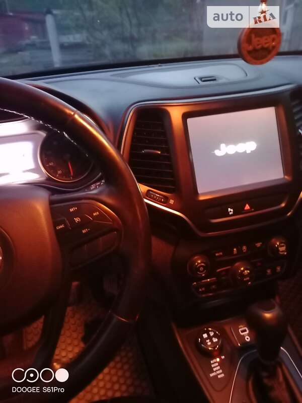 Позашляховик / Кросовер Jeep Cherokee 2020 в Рахові