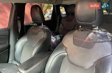 Внедорожник / Кроссовер Jeep Cherokee 2015 в Нововолынске