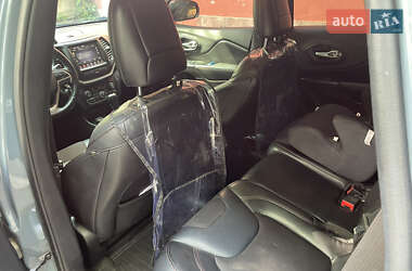 Внедорожник / Кроссовер Jeep Cherokee 2015 в Нововолынске