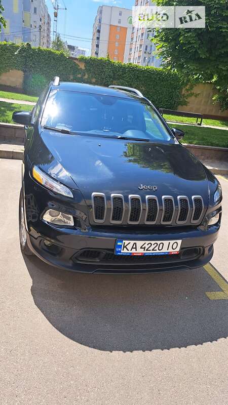 Внедорожник / Кроссовер Jeep Cherokee 2016 в Киеве