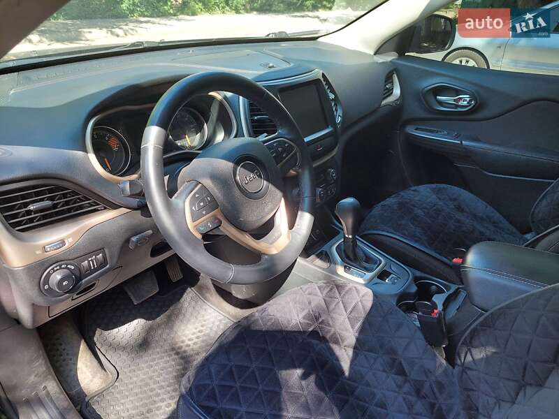 Позашляховик / Кросовер Jeep Cherokee 2015 в Кропивницькому