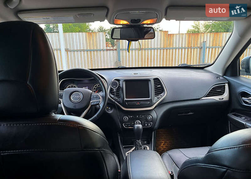 Внедорожник / Кроссовер Jeep Cherokee 2014 в Киеве
