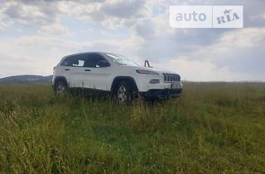Позашляховик / Кросовер Jeep Cherokee 2013 в Львові