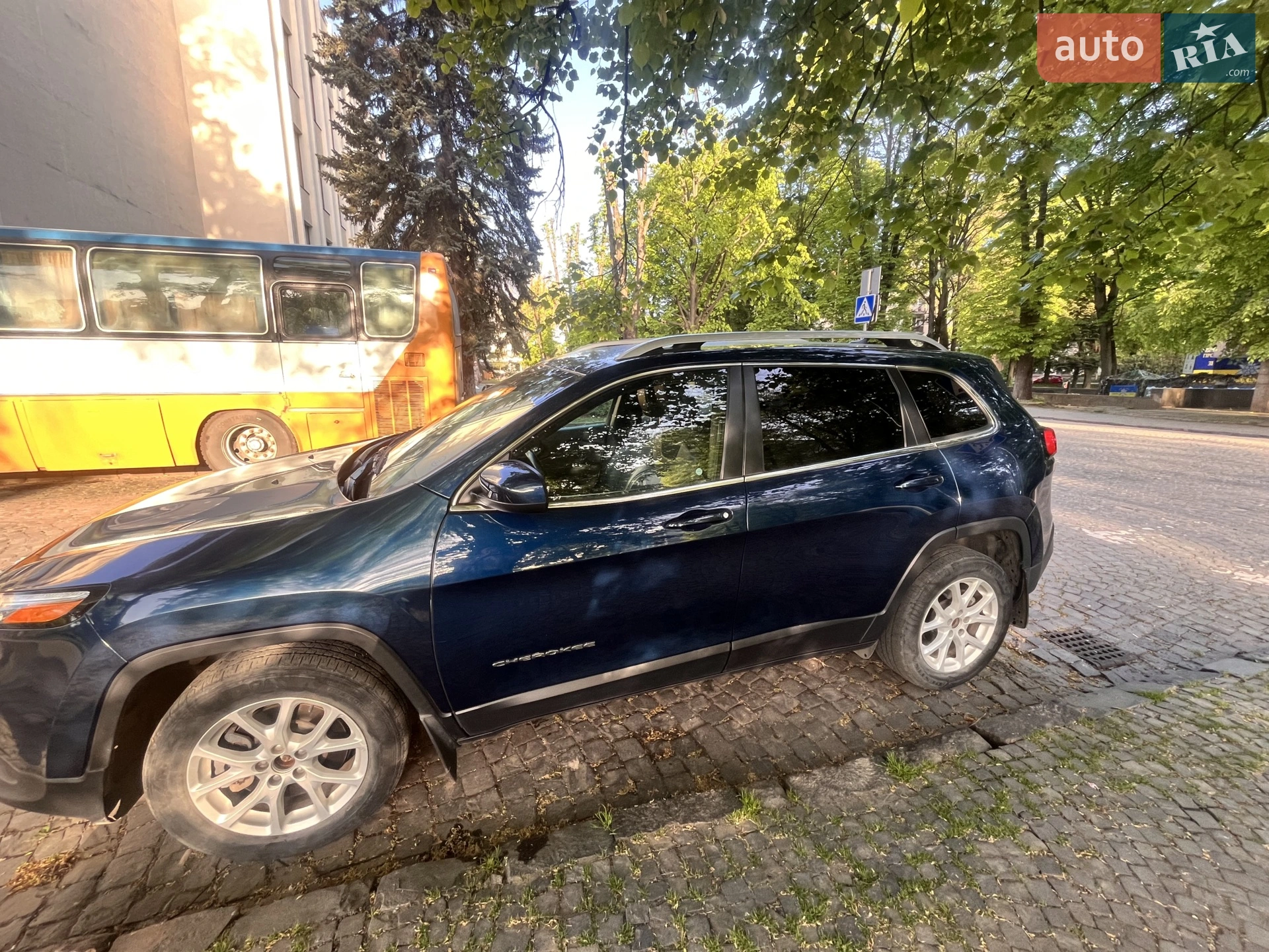 2017 Jeep Cherokee - мініатюра 8