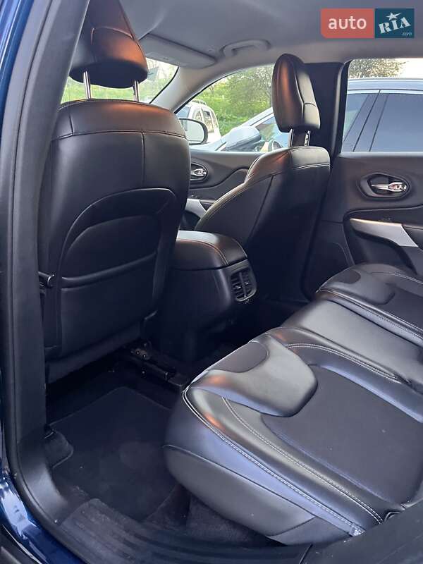 Внедорожник / Кроссовер Jeep Cherokee 2017 в Ужгороде фото 14 Внедорожник / Кроссовер Jeep Cherokee 2017 в Ужгороде