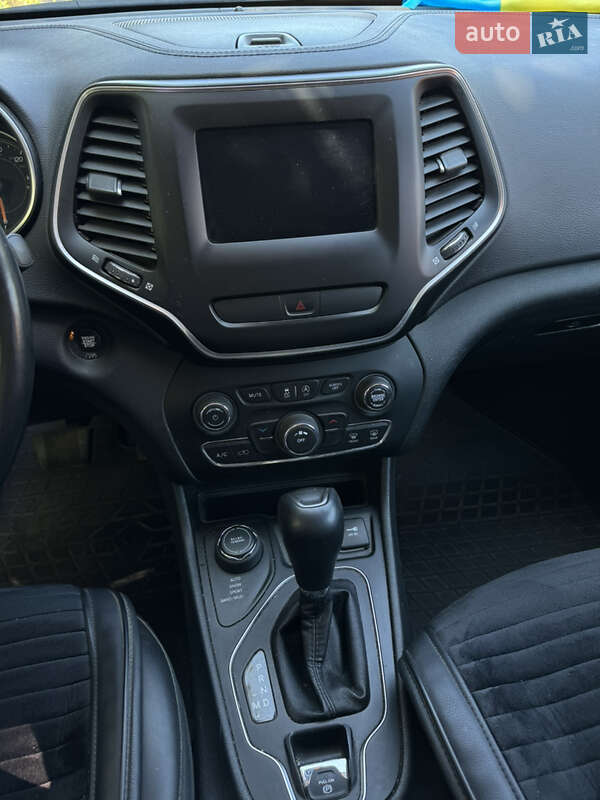 Внедорожник / Кроссовер Jeep Cherokee 2018 в Одессе
