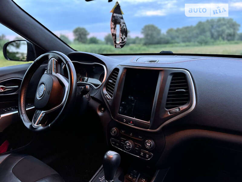 Позашляховик / Кросовер Jeep Cherokee 2017 в Переяславі