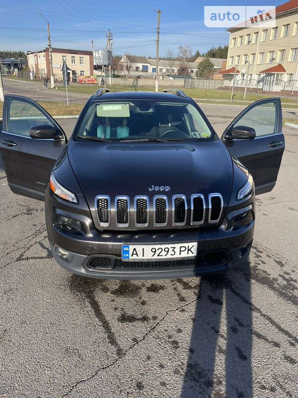 Позашляховик / Кросовер Jeep Cherokee 2016 в Володарці