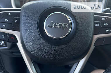 Внедорожник / Кроссовер Jeep Cherokee 2017 в Дубно