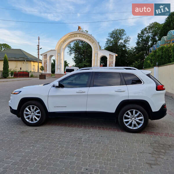 Внедорожник / Кроссовер Jeep Cherokee 2017 в Остроге