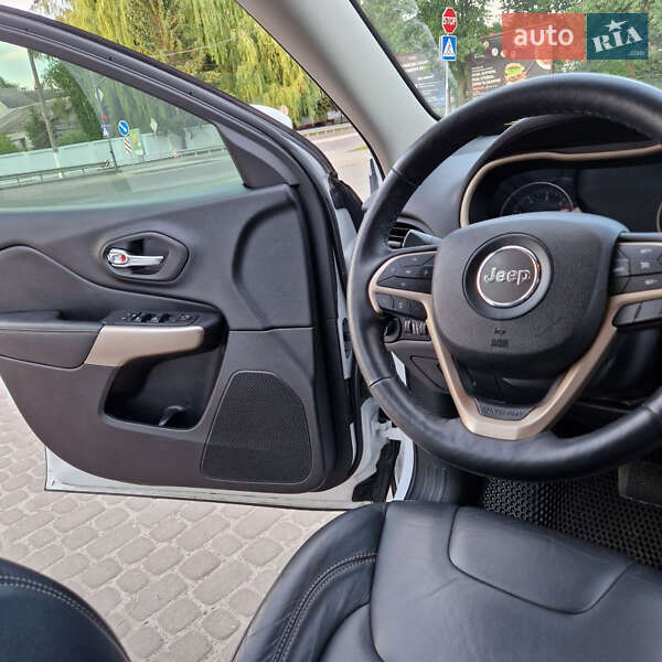 Внедорожник / Кроссовер Jeep Cherokee 2017 в Остроге