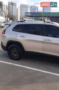 Позашляховик / Кросовер Jeep Cherokee 2015 в Києві