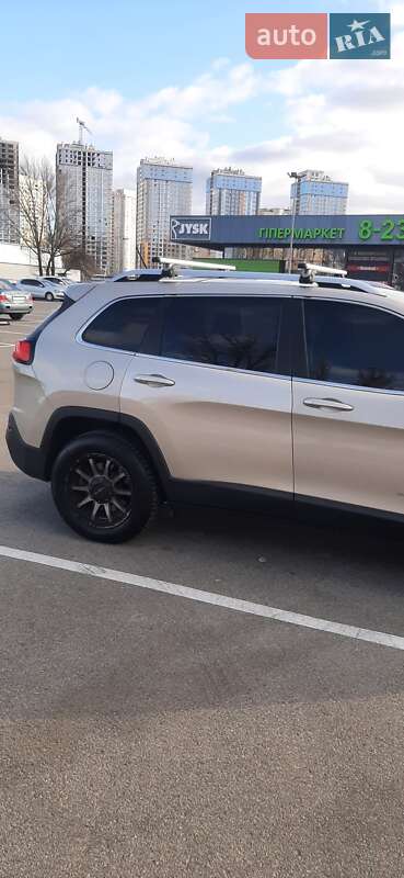 Позашляховик / Кросовер Jeep Cherokee 2015 в Києві