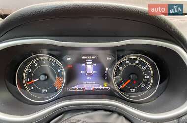 Внедорожник / Кроссовер Jeep Cherokee 2014 в 