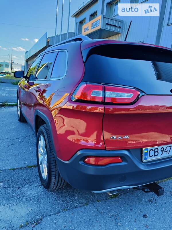 Внедорожник / Кроссовер Jeep Cherokee 2015 в Чернигове