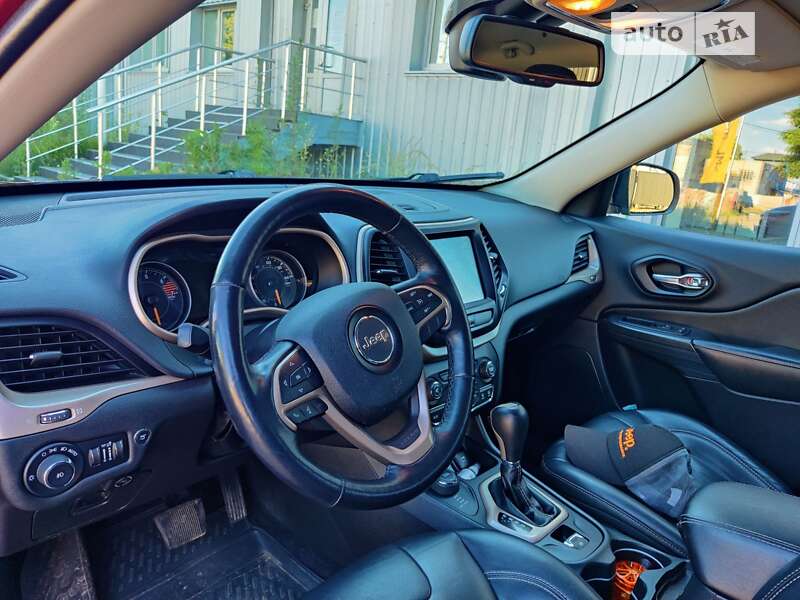 Внедорожник / Кроссовер Jeep Cherokee 2015 в Чернигове