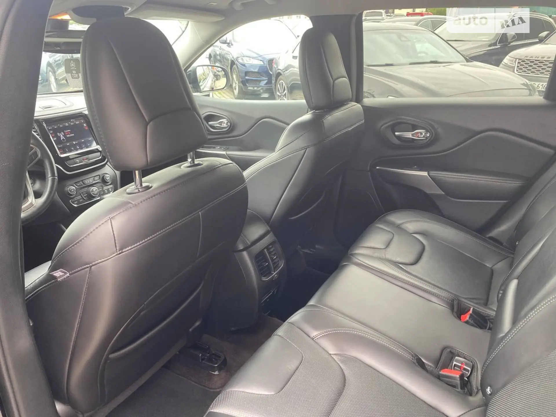 2018 Jeep Cherokee - мініатюра 23