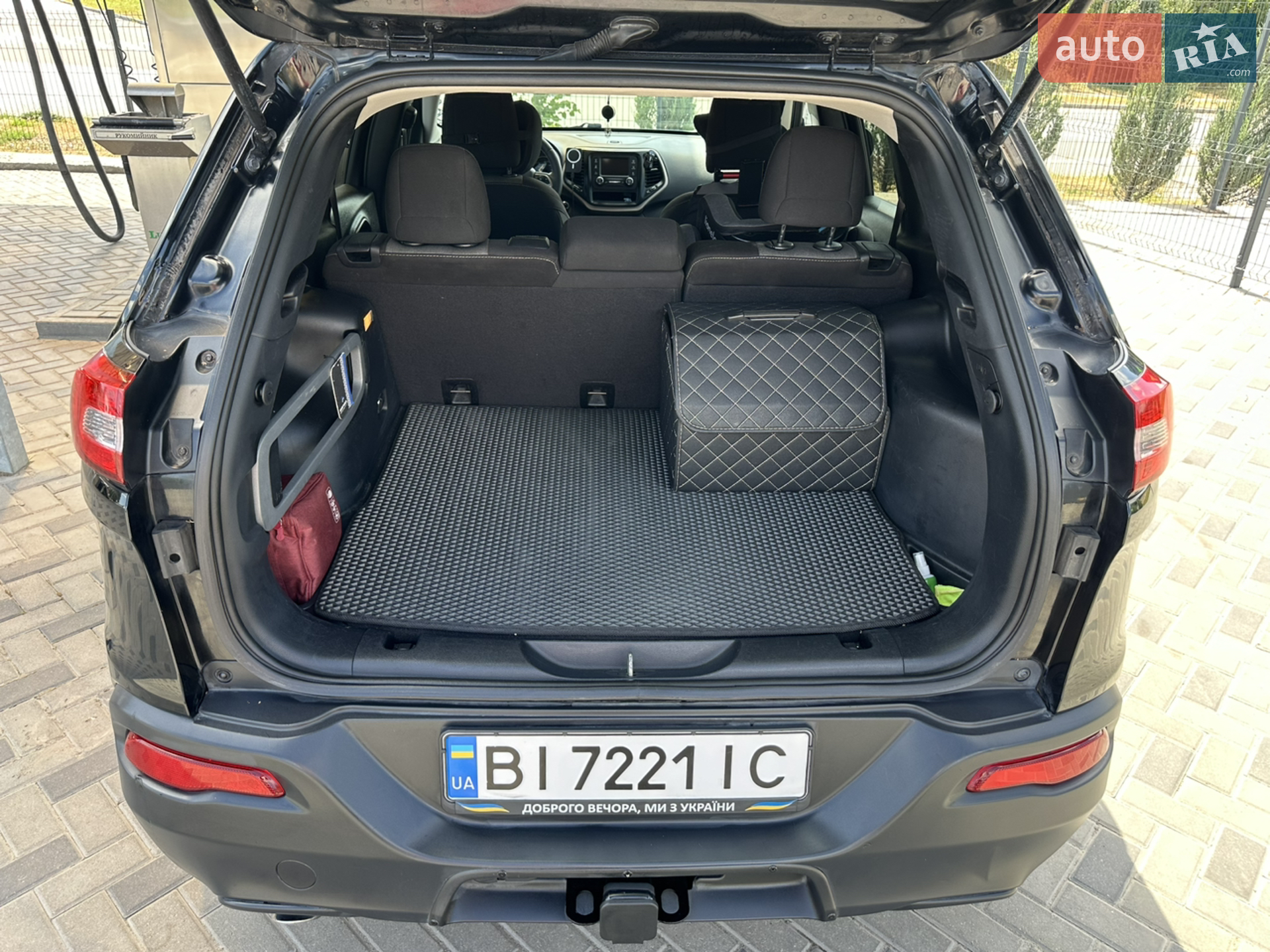 2017 Jeep Cherokee - мініатюра 9