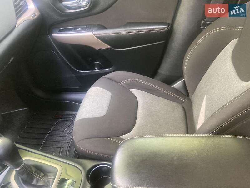 Позашляховик / Кросовер Jeep Cherokee 2017 в Ірпені фото 28 Позашляховик / Кросовер Jeep Cherokee 2017 в Ірпені