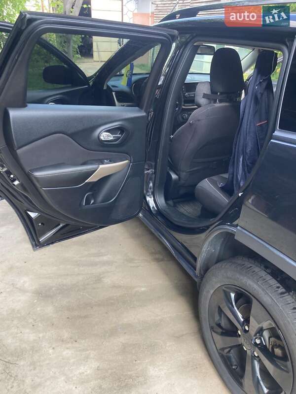 Позашляховик / Кросовер Jeep Cherokee 2017 в Ірпені фото 32 Позашляховик / Кросовер Jeep Cherokee 2017 в Ірпені