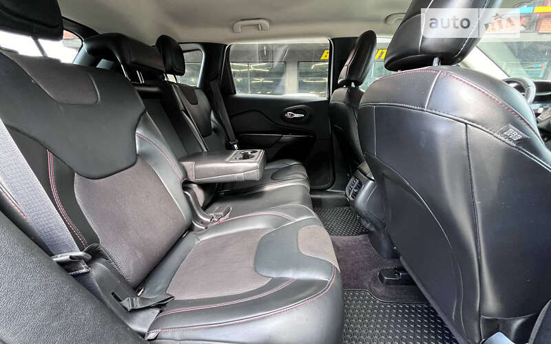 Внедорожник / Кроссовер Jeep Cherokee 2015 в Черновцах фото 15 Внедорожник / Кроссовер Jeep Cherokee 2015 в Черновцах