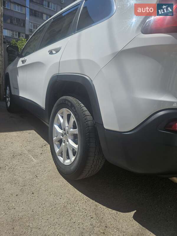 Внедорожник / Кроссовер Jeep Cherokee 2014 в Запорожье