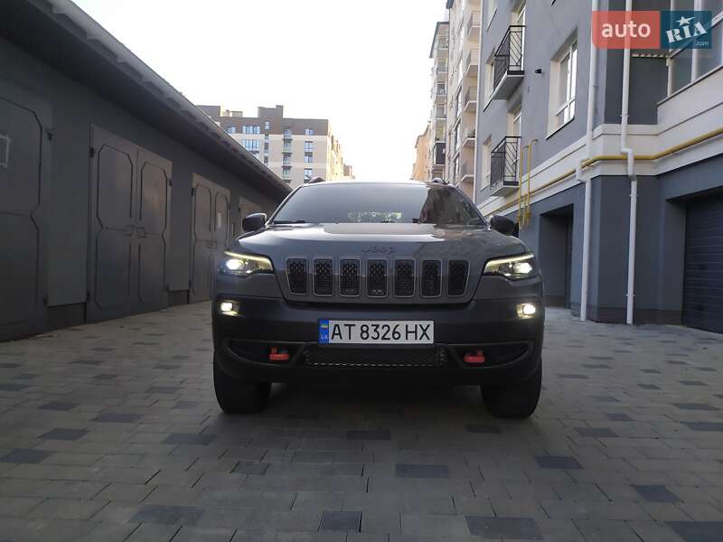 Внедорожник / Кроссовер Jeep Cherokee 2019 в Ивано-Франковске