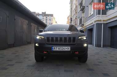 Внедорожник / Кроссовер Jeep Cherokee 2019 в 