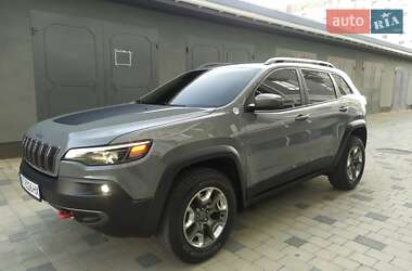 Внедорожник / Кроссовер Jeep Cherokee 2019 в 