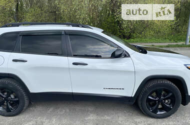 Позашляховик / Кросовер Jeep Cherokee 2016 в Сумах