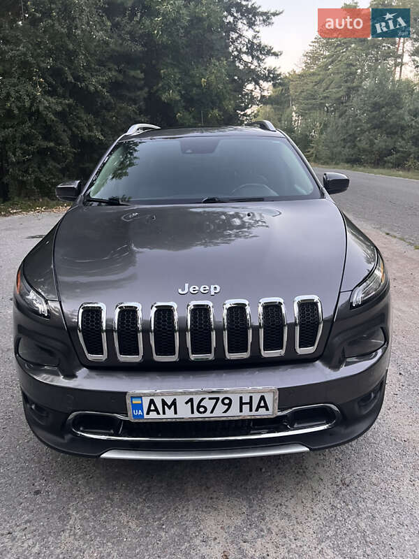 Внедорожник / Кроссовер Jeep Cherokee 2017 в Брусилове