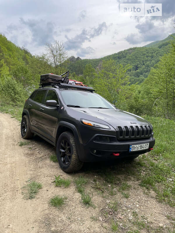 Позашляховик / Кросовер Jeep Cherokee 2013 в Одесі