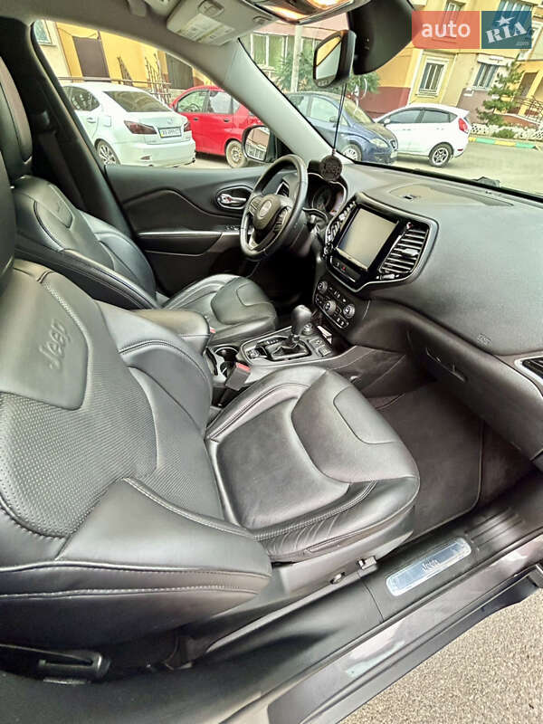 Внедорожник / Кроссовер Jeep Cherokee 2018 в Киеве фото 10 Внедорожник / Кроссовер Jeep Cherokee 2018 в Киеве