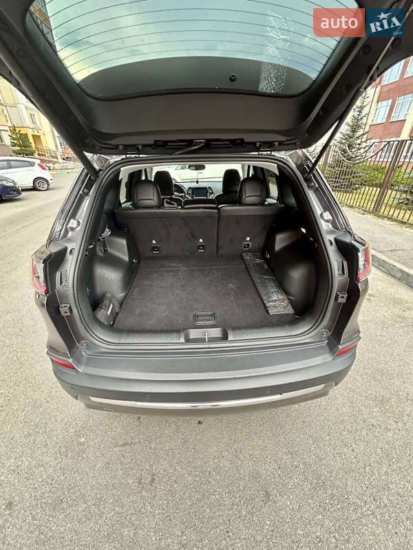 Внедорожник / Кроссовер Jeep Cherokee 2018 в Киеве фото 13 Внедорожник / Кроссовер Jeep Cherokee 2018 в Киеве